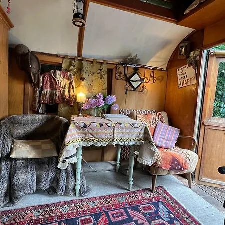 פארק נופש Historischer Zirkuswagen Mit Outdoor-kueche Und Orientalischem Bad *